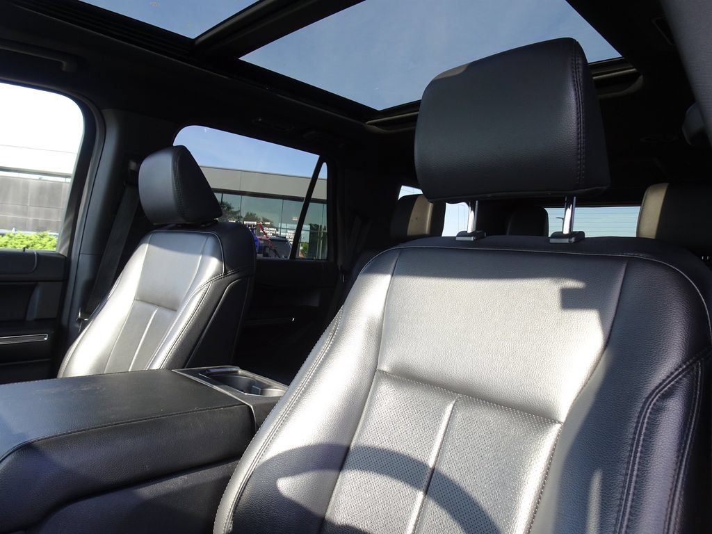 Used 2021 Ford Expedition XLT AWD/4WD image 12