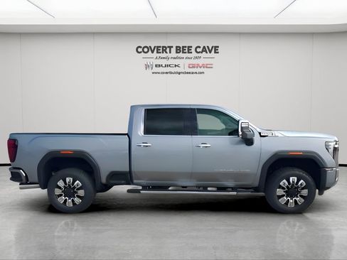 New 2026 GMC Sierra 2500 Denali w/ Denali Reserve Package image 13