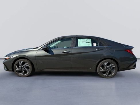 New 2025 Hyundai Elantra Limited FWD image 6