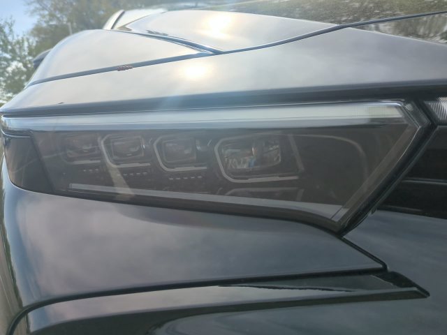 Used 2025 Toyota Crown AWD/4WD image 10