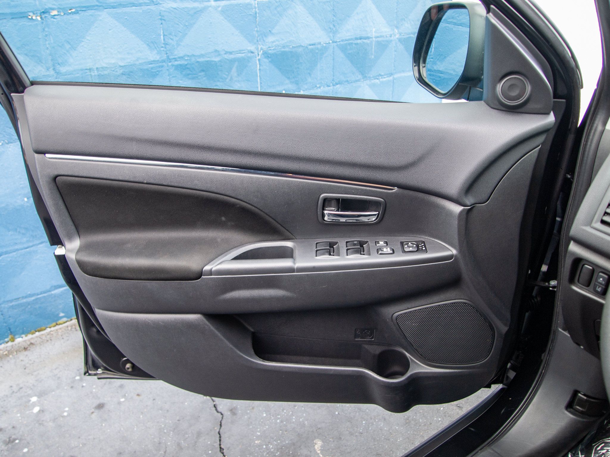 Used 2025 Mitsubishi Outlander Sport ES AWD/4WD image 11