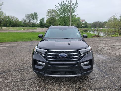 Used 2023 Ford Explorer XLT w/ Equipment Group 202A image 2