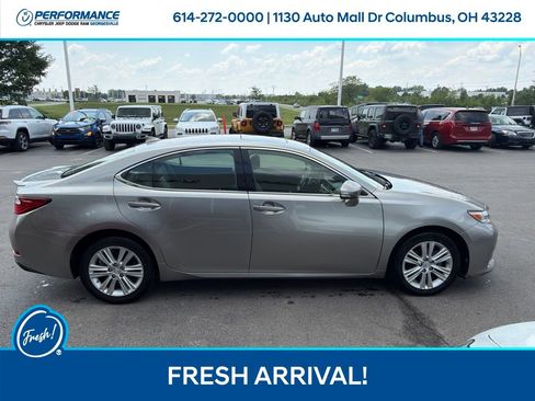Used 2015 Lexus ES 350 w/ Premium Package FWD image 3