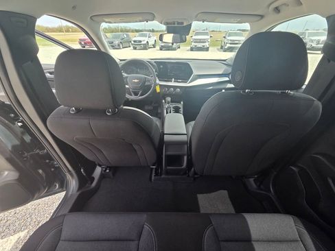 New 2026 Chevrolet Trax LS w/ LS Convenience Package FWD image 23