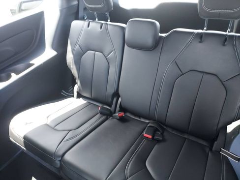 New 2027 Chrysler Pacifica LX FWD image 28