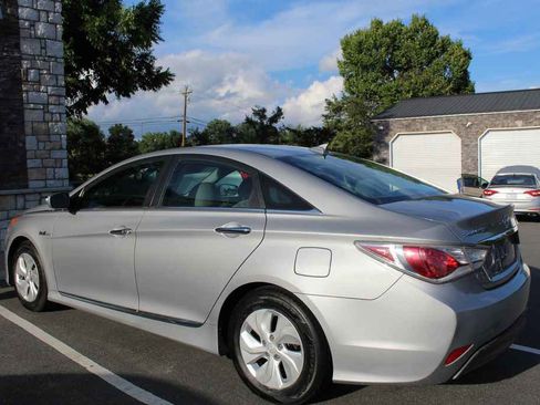 Used 2014 Hyundai Sonata Hybrid image 9