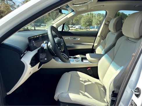 New 2026 Genesis GV70 2.5T Select image 17