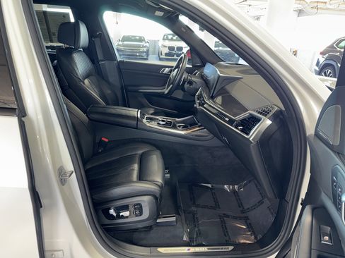 Used 2026 BMW X7 M60i image 10