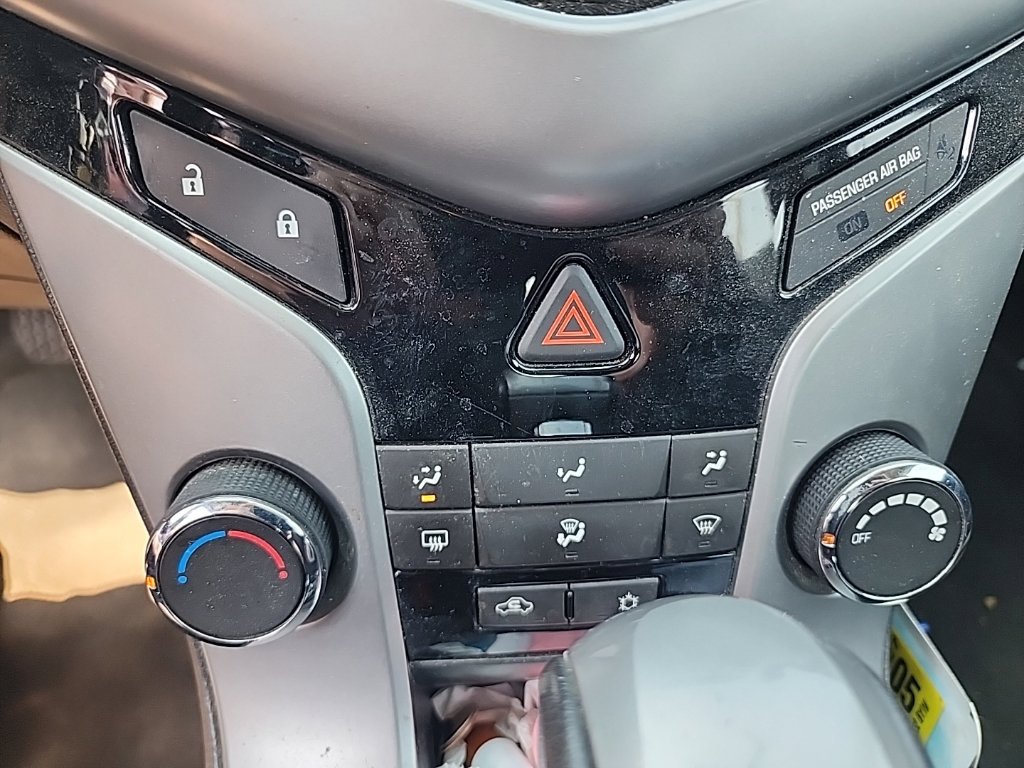 Used 2014 Chevrolet Cruze LT FWD image 14