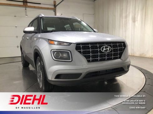 New 2026 Hyundai Venue SEL image 1