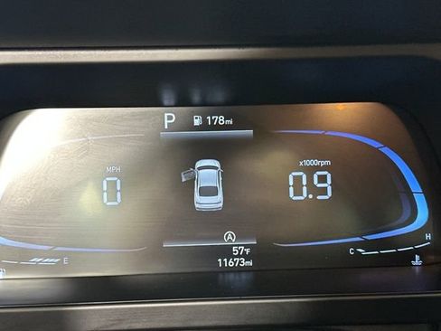 Used 2024 Hyundai Elantra SE image 18