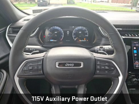 Used 2023 Jeep Grand Cherokee L Laredo AWD/4WD image 25
