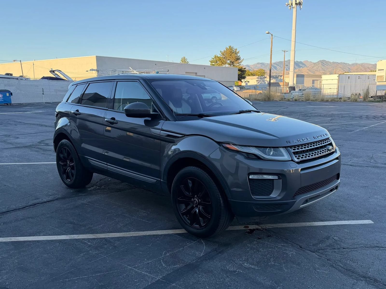 Used 2016 Land Rover Range Rover Evoque SE AWD/4WD image 7