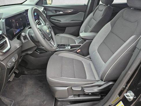 Used 2025 Chevrolet TrailBlazer LT AWD/4WD image 15