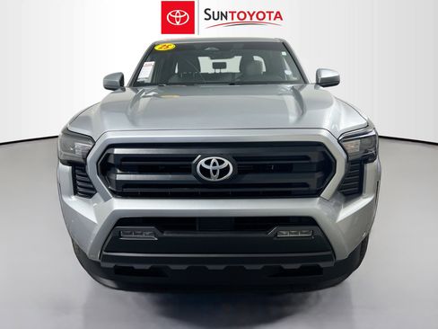 Used 2025 Toyota Tacoma SR5 RWD image 10