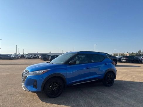 Used 2023 Nissan Kicks SR w/ SR Premium Package FWD image 10