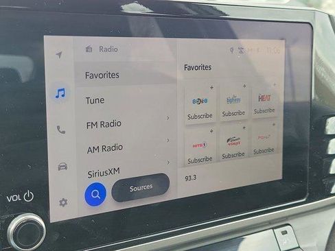 Used 2025 Toyota Camry LE FWD image 23