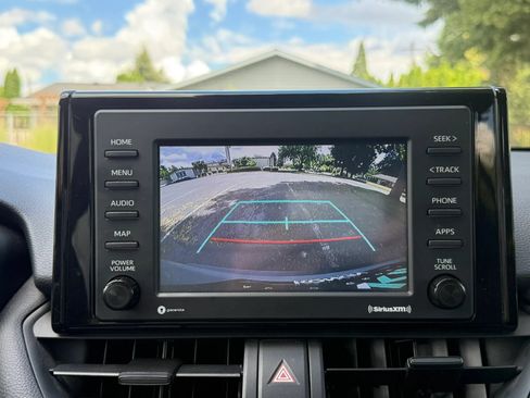 Used 2020 Toyota RAV4 XLE w/ Convenience Package AWD/4WD image 17