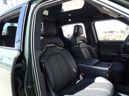 Used 2023 Rivian R1T Adventure image 21