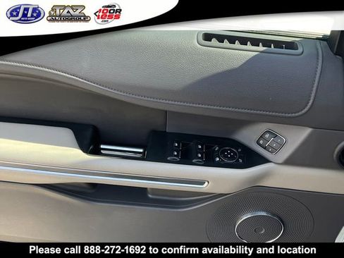 Used 2020 Ford Expedition XLT w/ Equipment Group 202A AWD/4WD image 12