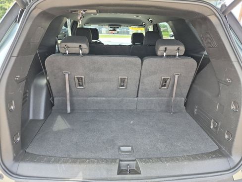 Used 2023 Chevrolet Traverse LT w/ LPO, Floor Liner Package AWD/4WD image 10