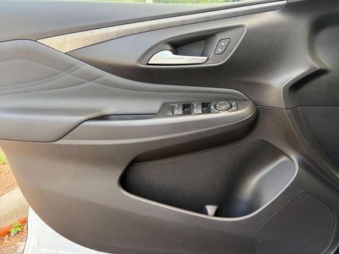 Used 2025 Buick Envista Sport Touring FWD image 18