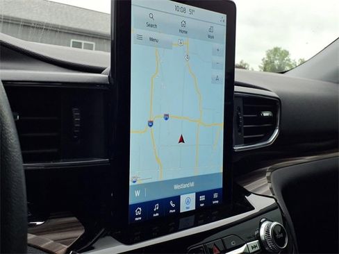 Used 2023 Ford Explorer Limited w/ Limited Technology Package image 4