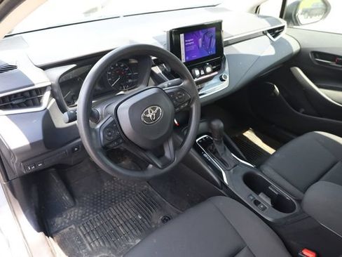 Used 2025 Toyota Corolla LE FWD image 10