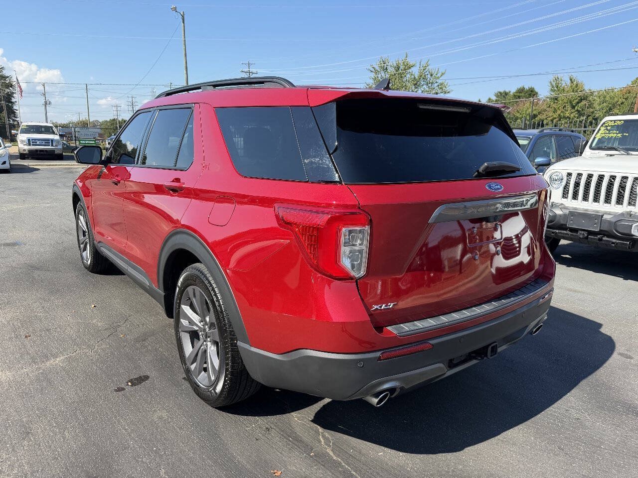 Used 2023 Ford Explorer XLT RWD image 5