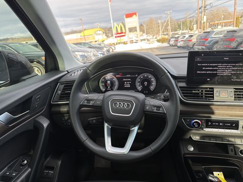 Certified 2025 Audi Q5 e Premium AWD/4WD image 8