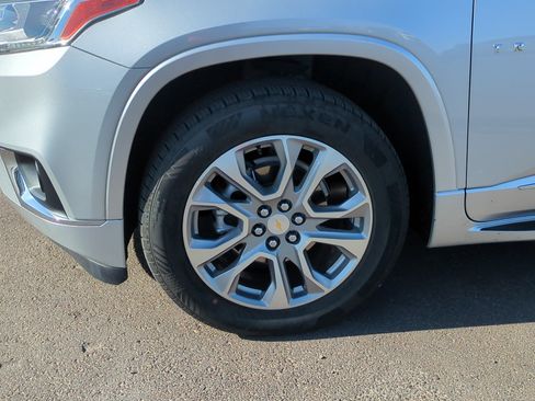 Used 2021 Chevrolet Traverse Premier w/ LPO, 'HIT The Road' Package FWD image 10