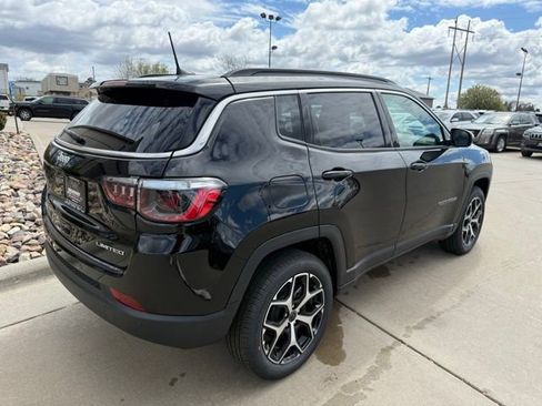 Used 2025 Jeep Compass Limited AWD/4WD image 5