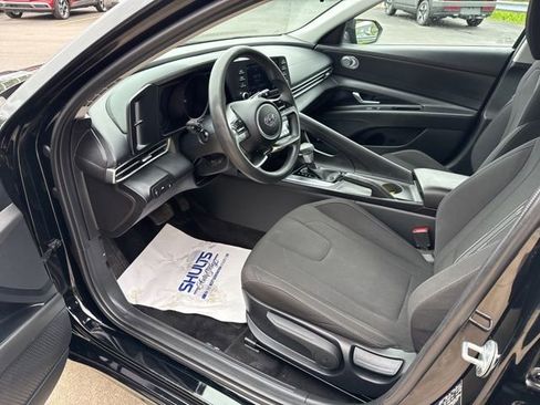 Certified 2023 Hyundai Elantra SEL w/ Cargo Package FWD image 6