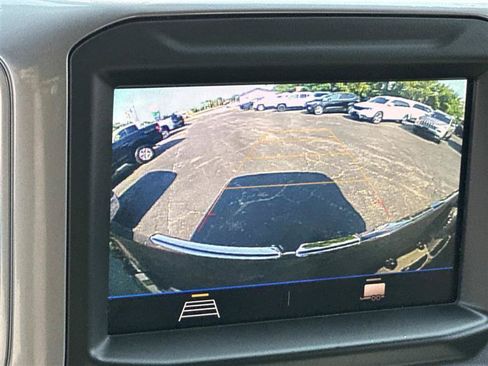 Used 2020 GMC Sierra 1500 4x4 Crew Cab w/ Sierra Value Package image 19