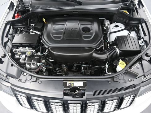 Used 2021 Jeep Grand Cherokee Laredo X AWD/4WD image 9