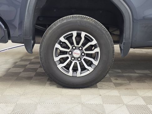 Used 2021 GMC Sierra 1500 AT4 w/ AT4 Value Package AWD/4WD image 9