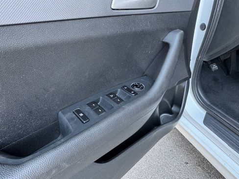 Used 2018 Hyundai Sonata SE w/ Cargo Package FWD image 16