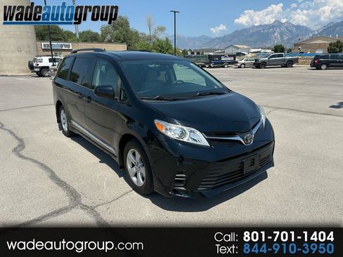 Used 2018 Toyota Sienna LE w/ Protection Package FWD image 1