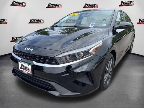 Used 2023 Kia Forte LXS w/ LXS Technology Package FWD image 1