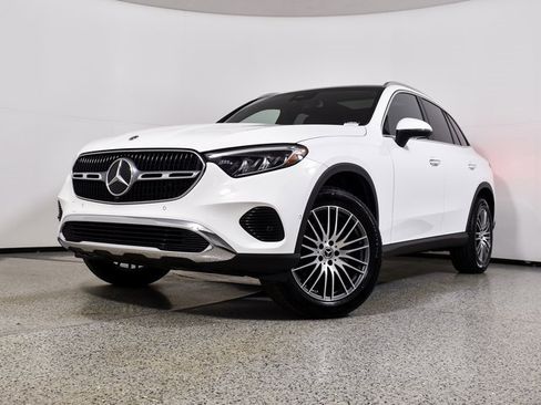 Certified 2025 Mercedes-Benz GLC 300 image 2