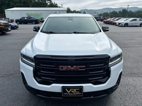 Used 2023 GMC Acadia SLE w/ Driver Convenience Package FWD image 10