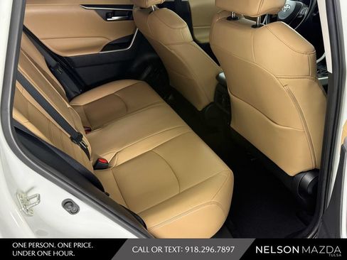 Used 2020 Toyota RAV4 XLE Premium FWD image 40