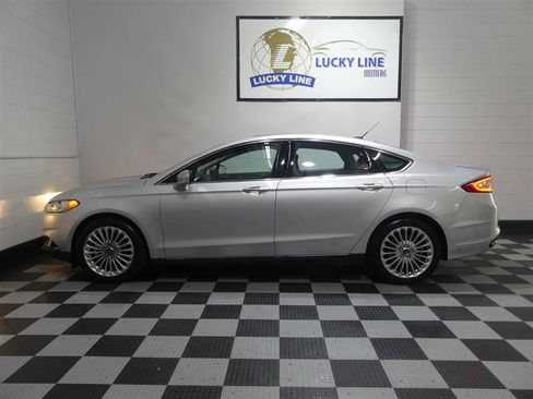 Used 2016 Ford Fusion Titanium AWD/4WD image 7