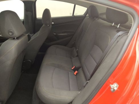 Used 2018 Chevrolet Cruze LS FWD image 18