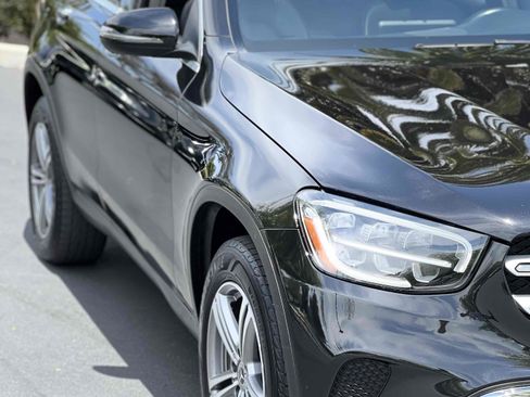 Used 2020 Mercedes-Benz GLC 300 4MATIC w/ Premium Package image 57