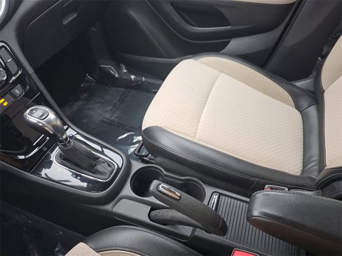 Used 2019 Buick Encore Preferred image 22