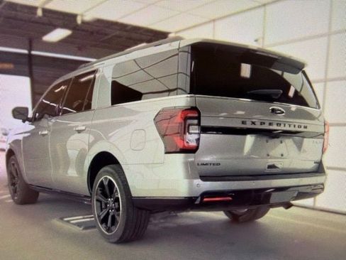 Used 2024 Ford Expedition Max Limited AWD/4WD image 4