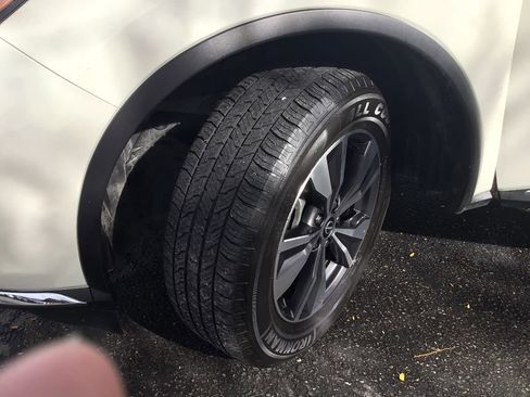 Used 2023 Nissan Murano S image 15