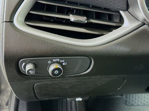 Used 2023 Chevrolet Malibu LT FWD image 10