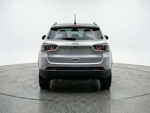 Used 2025 Jeep Compass Limited image 7